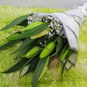 White Lily & Gypsophila Sympathy Sheaf – Hand-Tied Funeral Bouquet & Condolence Gift